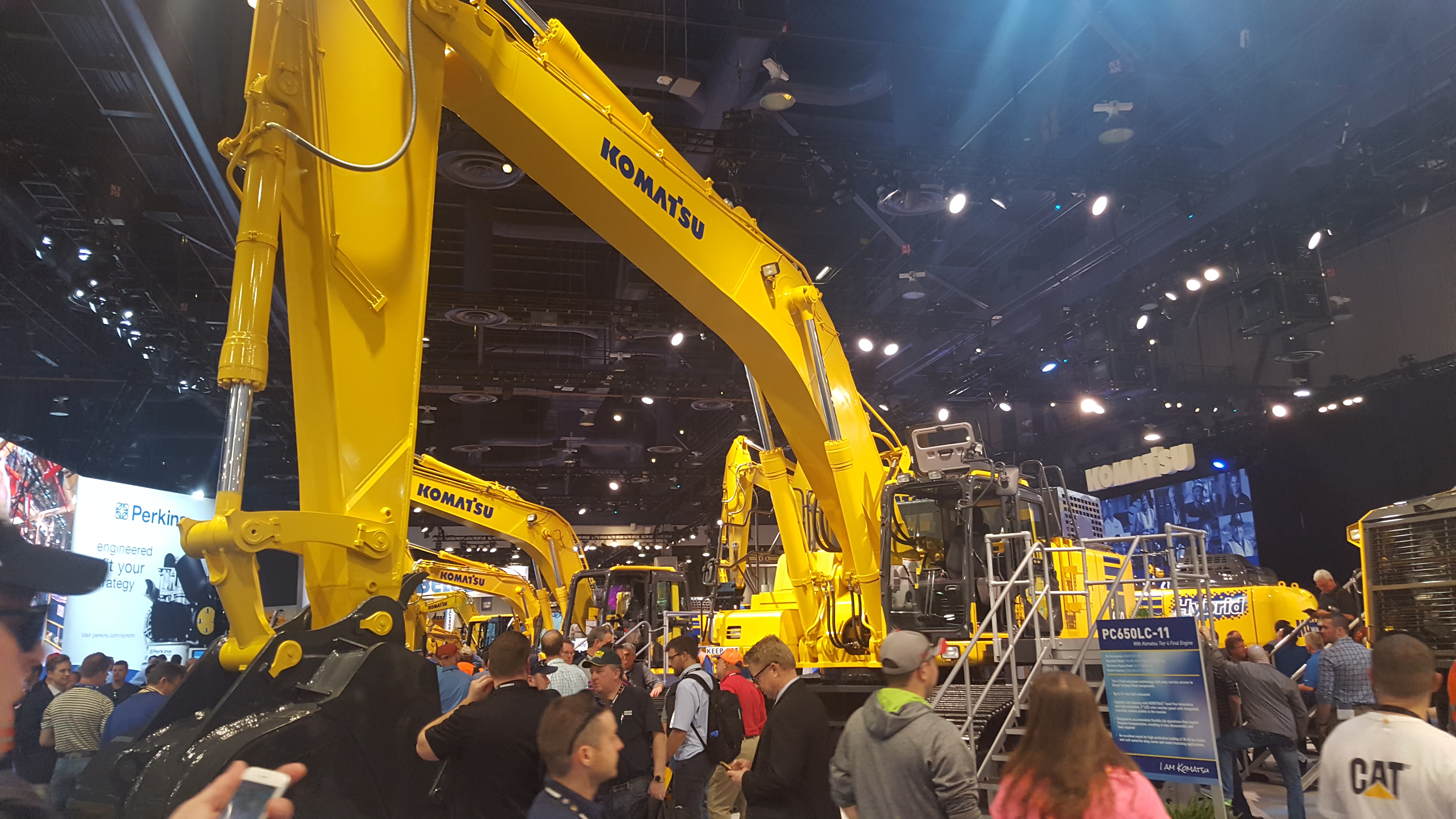 CONEXPOCON/AGG Komatsu unveils three new machines at CONEXPO Roads